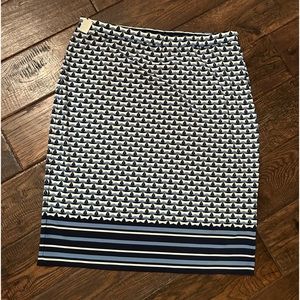 Max studio ladies dark blue light blue and white skirt  size M